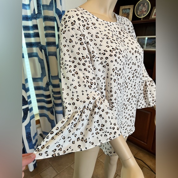 Elle Leopard Print Chiffon Bell Sleeve Blouse Size Large - Picture 4 of 9